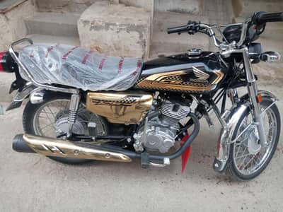 Honda 125 (2025) self start 10/10 Condition  03066682580