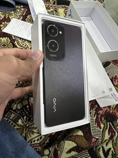 vivo y 18 with box for sale