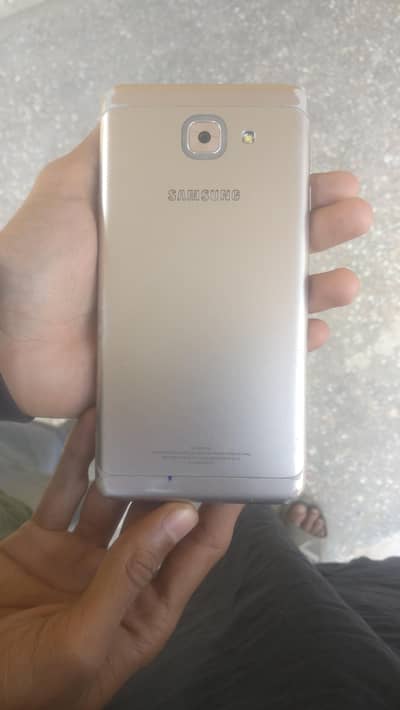Samsung J7 max 4/32gb used 10/10 condition
