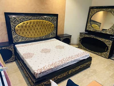 heavy bed set used in good condition without matress