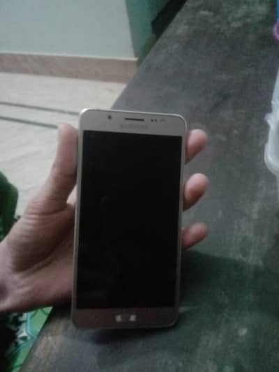 Samsung Mobile J5