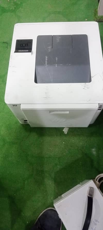 Color LaserJet Pro M454dn