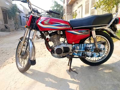 Honda 125  Bike 16 model Good condition. . . .