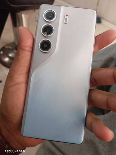 tecno camon 40 pro 8/256 with warranty 8 month