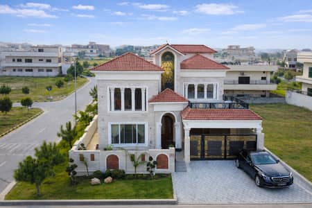 1 Kanal Ultra-Luxurious Designer House for Sale A Block Corner | PKR 115,000,000