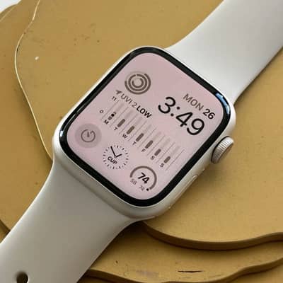 Apple Watch Series 8 45mm GPS Version Silver Aluminium Case