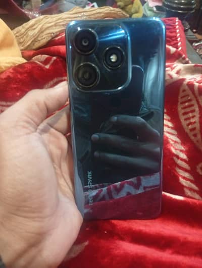 Urgent sale. ram(4+4) storage (128) only phone