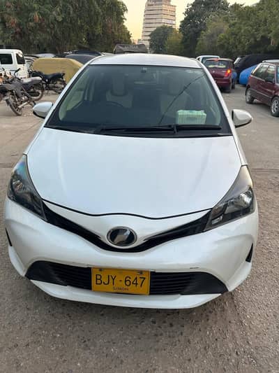 Toyota Vitz F 1.0 2014