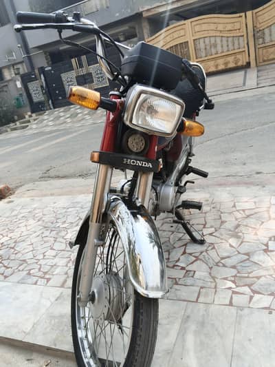 single hand driven good condition.