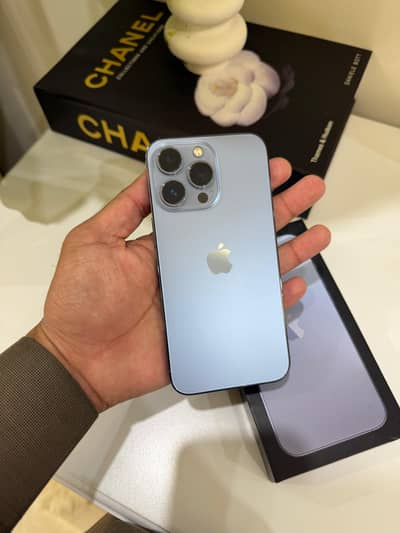 iPhone 13 pro non active withbox