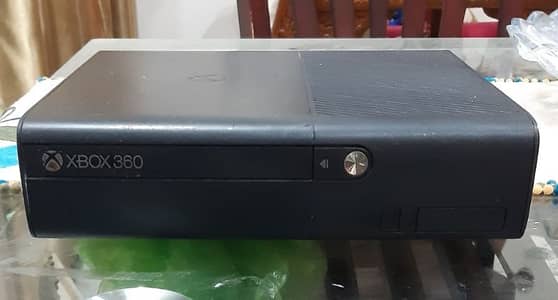 XBox 360 Slim