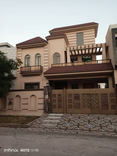 10 Marla Brand New House Near Park For Sale In DC Colony