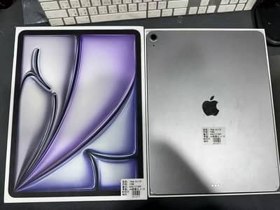 Apple air 13 inch M3 box open