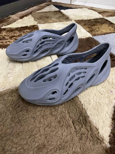 Yeezy Foam Runners EU 45