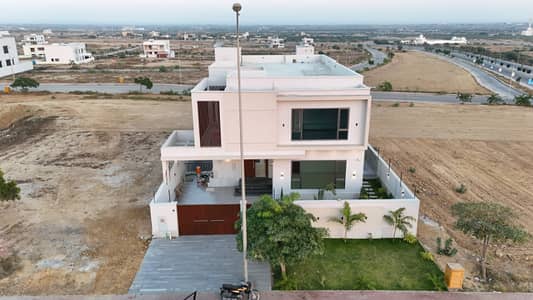 500 Sq Yd Designer Villa For Sale Precinct-17, Bahria Town Karachi . 5 or 6 Beds | Drawing, Dining, Lounge, Modern & Greasy Kitchen 3 Mins Drive from Main Gate | Near Jinnah Avenue & Theme Park.