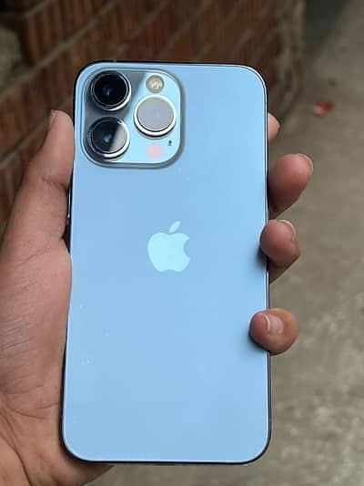 iPhone 13 pro 256GB non pta 90 health waterpack