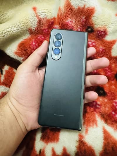 Z Fold 3 12/256gb Exchange Possible.