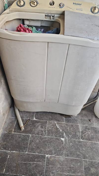 selling Haier 2 in 1 washing machine