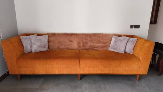 5 seater Gently used and in Excellent condition sofa for sale