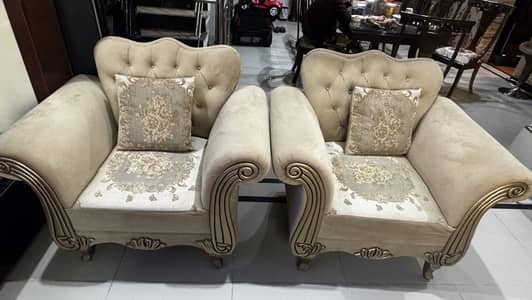 7 Seater Sofa Set with Center Table – Excellent Condition