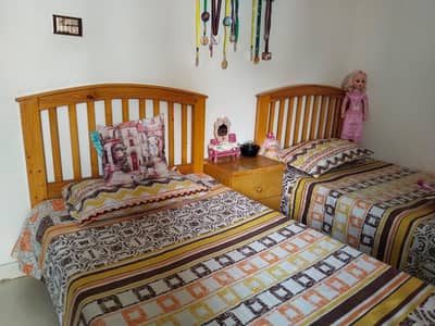 2 Single bed with mattress