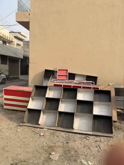 Shop Racks & Counter