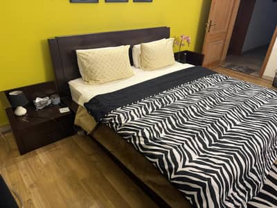 Bedroom Set (King Bed, Bedside Tables & Dresser)