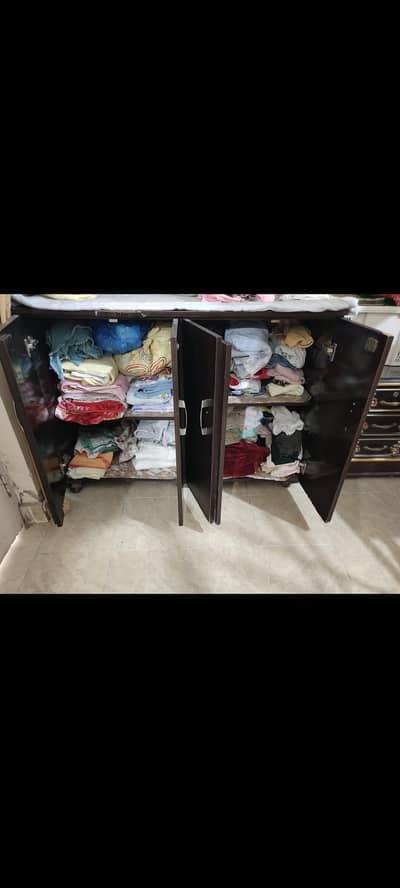 iron stand and cup board 6000