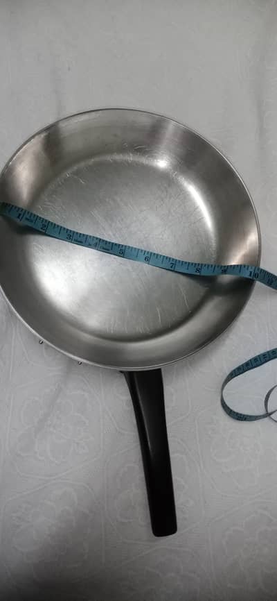 Electric Cooker Fry Pan Made in Australia, 1000 watt Automatic