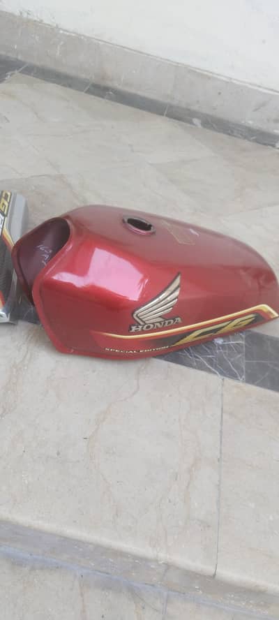 Honda 125 100% genuine tanki - side tappay silver , side mirrors