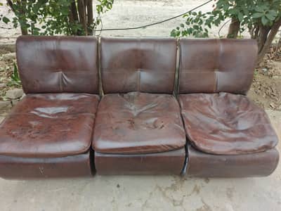 SET OF 3 SOFA'S GOOD CONDITION 1 DAMAGED HAI BAQI 2 10/10