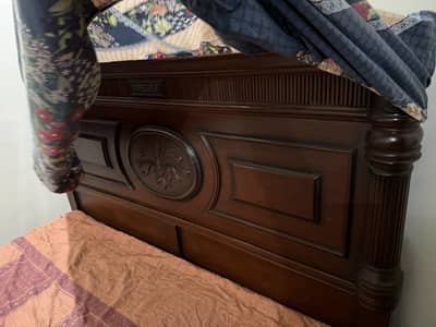 Gujrat Bed with 2 side tables