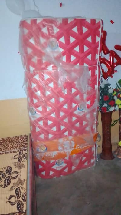 Dura Foam Full size not used aik he jaga pada hai bilkull New hai