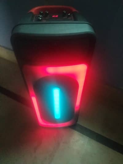 8+8 2wofer hen betry wala hey Achi timing he betry ki