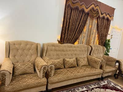 5 seater sofa in excellent condition