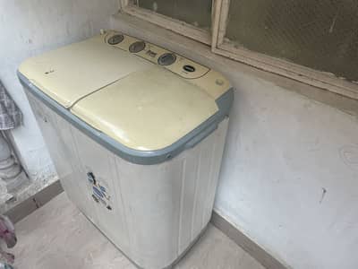 Canon 1050 washing machine and dryer