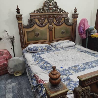 Double bed king size with dressing table