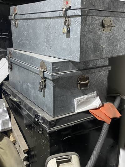 2 Steel Storage containers (Peti)