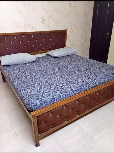 King saiz bed 3door almari