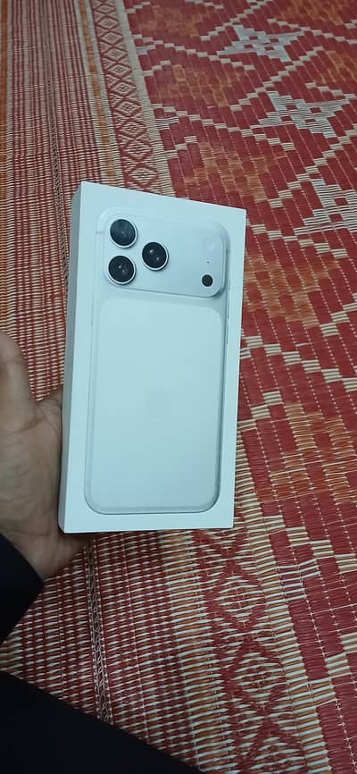 17 Pro Maxx CHA Model Box Pack