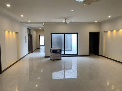 Brand New 1.5 Kanal Upper Portion Available For Family & Separate Gate