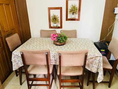 **Dining Table (6 Seater)**