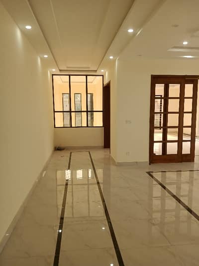 1 Kanal Beautiful House Available For Family