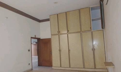 10 Marla House Available In Model Town Extension For Sale