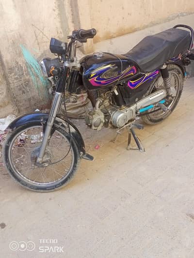 bike me koi Kam nai hai bas petrol dal k chalae 03158774175