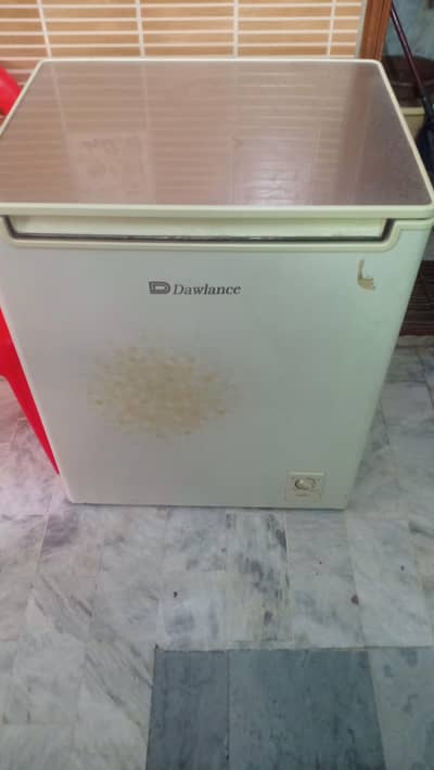 Dowlance deep freezer single door
