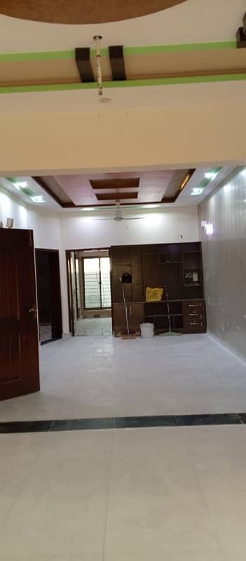 10 Marla Used The House At 50 Feet Road With Gas