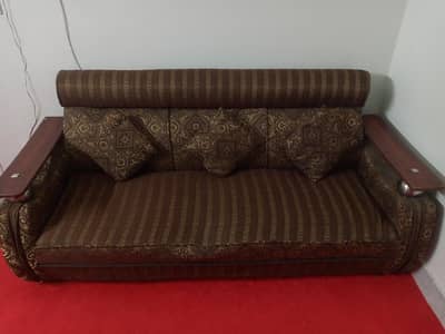 "Crown Furniture 5-Seater Sofa Set (3+1+1) - Excellent Condition"