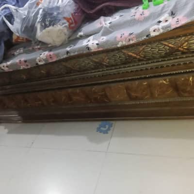 oak wood  Good condition slightly used only urgently sale going to a