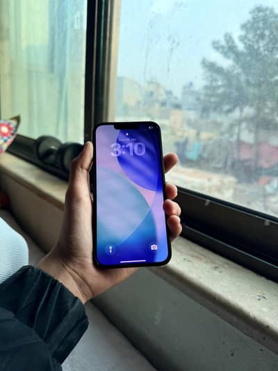 iphone 13 in excellent condition